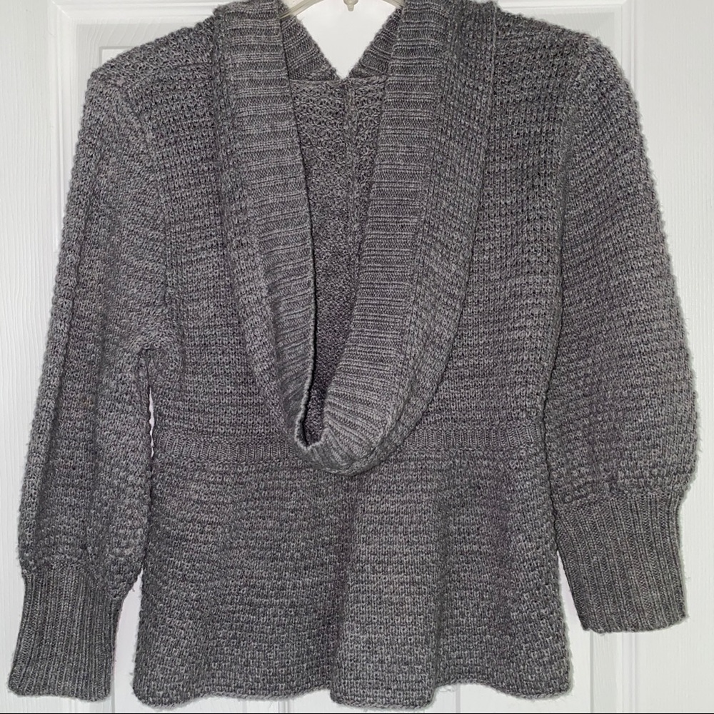‼️ 3/$20 bundle...Super cute...Crop Sweater
